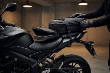 Jak przewozić laptopa i rzeczy do pracy na motocyklu bez uszkodzeń
