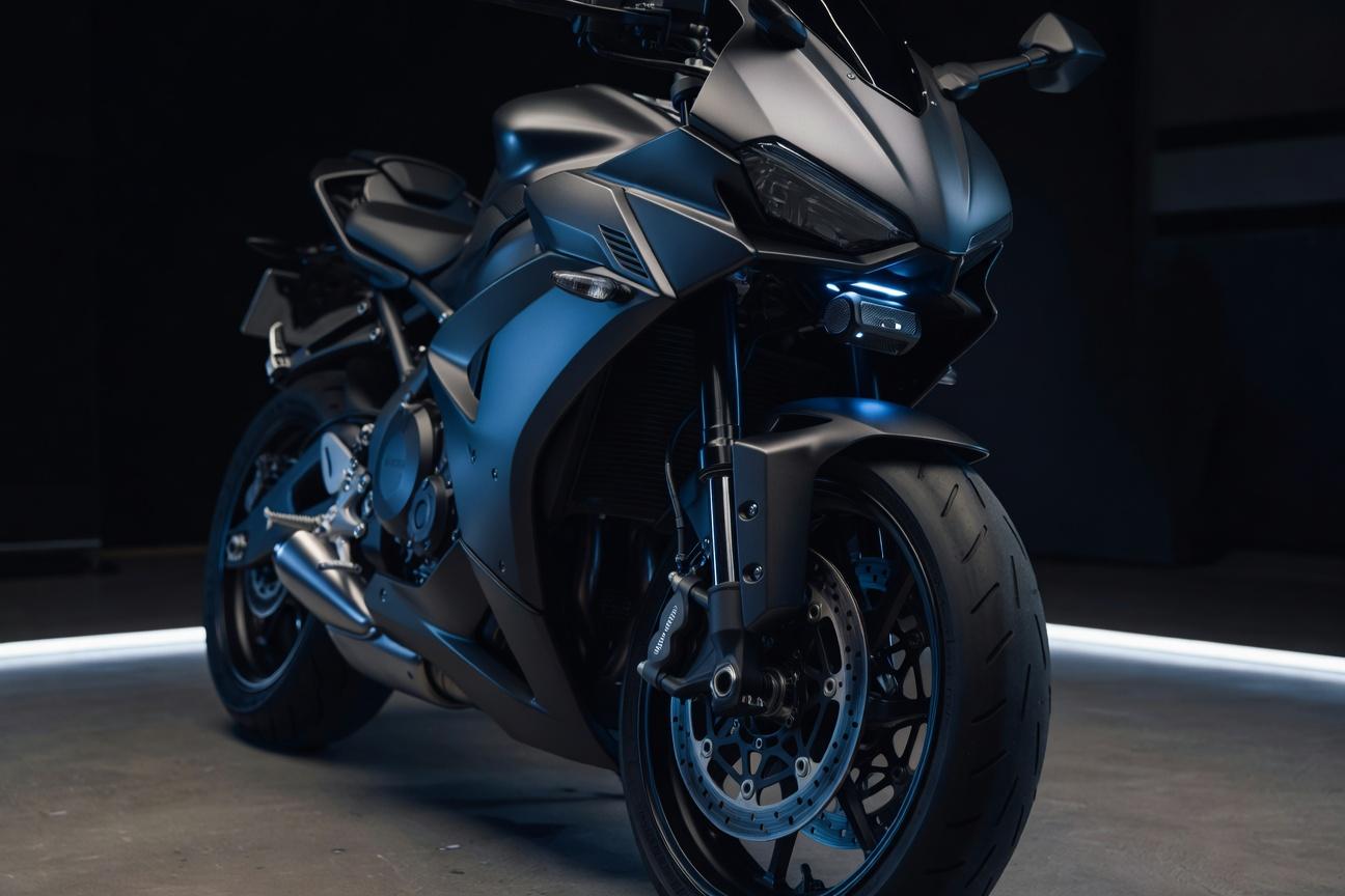 Radar w motocyklu - aktywny tempomat, ostrzeżenia i ograniczenia
